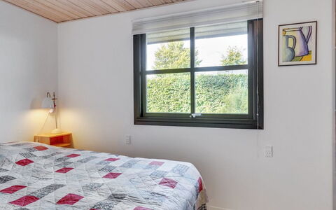 Stjerne - 300M from the Sea: Lit, Design Intérieur, Chambre, Bois, Drap De Lit, Plafond, Meubles, Literie, Pièce, Linge