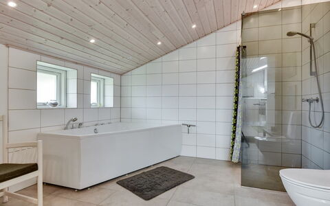Hilmer - from the Sea: Sol, Bois, Sol, Plafond, Design Intérieur, Luminaire Plomberie, Domicile, Salle De Bains, Plomberie, Luminaire