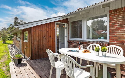 Hilmer - from the Sea: Toit, Maison, Domicile, Chalet, Siding, Biens, Allée, Batiments Jardin, Cour, Cabanon