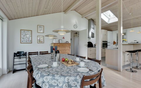 Hilmer - from the Sea: Toit, Maison, Domicile, Chalet, Siding, Biens, Allée, Batiments Jardin, Cour, Cabanon