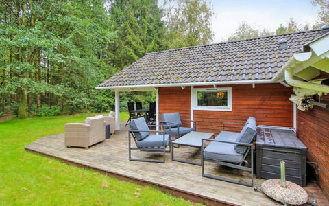 Ellica - 50Km from the Sea: Chalet, Toit, Meubles, Mobilier De Jardin, Jardin, Porche, Plate-Forme, Chaise, Ombre, Batiments Jardin