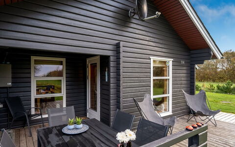 Engeline - 300M to the Fjord: Domicile, Chalet, Siding, Dur, Ombre, Planche, Conception, Biens, Porche, Plate-Forme