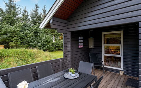 Engeline - 300M to the Fjord: Domicile, Chalet, Siding, Dur, Ombre, Planche, Conception, Biens, Porche, Plate-Forme