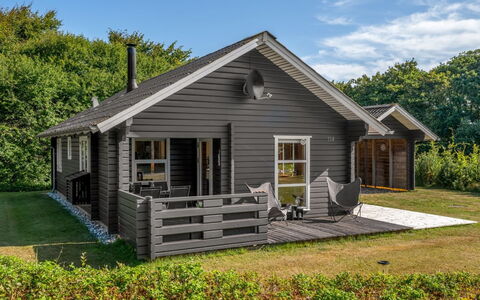 Engeline - 300M to the Fjord: Bois, Domicile, Maison, Toit, Chalet, Siding, Porte, Porche, Batiments Jardin, Ferme