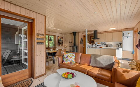 Engeline - 300M to the Fjord: Design Intérieur, Bois, Meubles, Sol, Plafond, Sol, Canapé, Pièce, Salon, Chaise