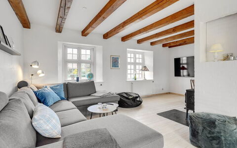 Thorge - 75M to the Fjord: Design Intérieur, Meubles, Sol, Mur, Canapé, Bois, Plafond, Sol, Salon, Domicile