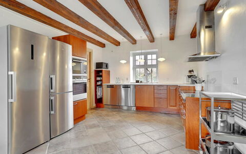 Thorge - 75M to the Fjord: Cuisine, Sol, Meubles, Sol, Bois, Comptoir, Plafond, Design Intérieur, Cabinetry, Parquet