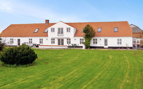 Thorge - 75M to the Fjord: Ciel, Domicile, Toit, Maison, Biens, Chalet, Ferme, Pelouse, Manoir, Cour