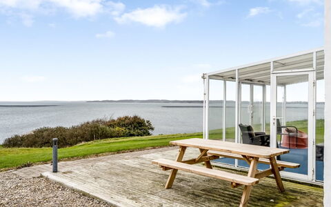 Thorge - 75M to the Fjord: Porche, Ombre, Côte, Structure En Plein Air, Mobilier De Jardin, Plate-Forme