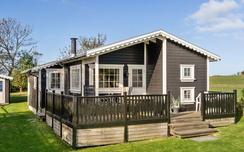 Lenita - 30M to the Fjord: Bleu, Arbuste, Chalet, Couverture De Sol, Jardin, Biens, Ombre, Aménagement Paysager, Ferme, Eco Hôtel