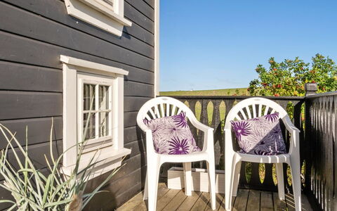 Lenita - 30M to the Fjord: Bleu, Arbuste, Chalet, Couverture De Sol, Jardin, Biens, Ombre, Aménagement Paysager, Ferme, Eco Hôtel