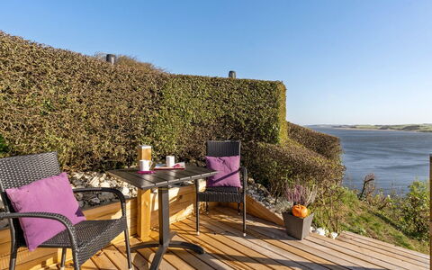 Lenita - 30M to the Fjord: Bleu, Arbuste, Chalet, Couverture De Sol, Jardin, Biens, Ombre, Aménagement Paysager, Ferme, Eco Hôtel