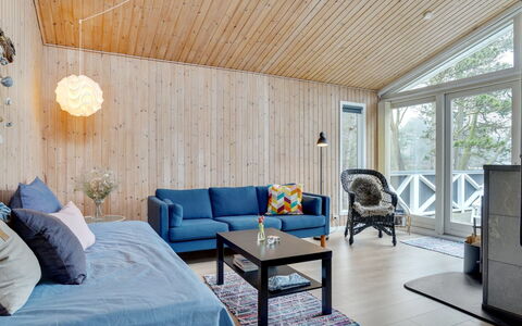 Ljupka - 1Km from the Sea: Meubles, Design Intérieur, Bois, Sol, Plafond, Sol, Canapé, Salon, Pièce, Domicile