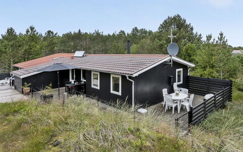 Emeline - 1.7Km from the Sea