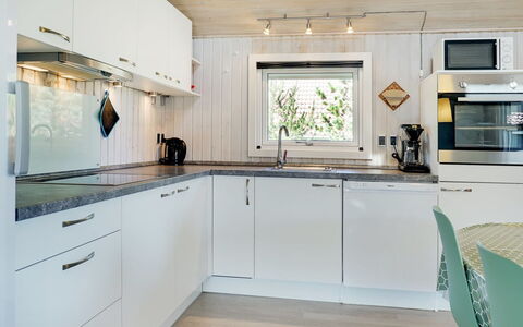 Mettemarie - 800M from the Sea: Bois, Cuisine, Comptoir, Sol, Design Intérieur, Plafond, Appareil De Cuisine, Principaux Appliance, Domicile, Sol