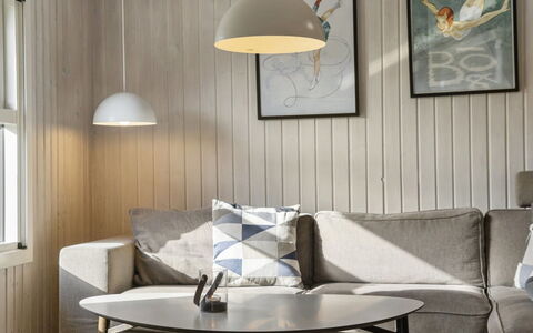 Mettemarie - 800M from the Sea: Meubles, Design Intérieur, Sol, Bois, Sol, Plafond, Lampshade, Luminaire, Éclairage, Salon