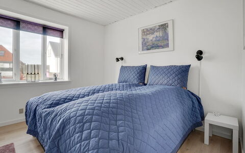 Thilla - 100M from the Sea: Dur, Chambre, Literie, Lit, Linge, Planche