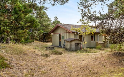 Atreju - 2Km from the Sea: Chalet, Domicile, Maison, Toit, Porche, Biens, Siding, Batiments Jardin, Ferme, Cour