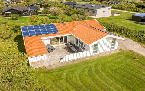 Sulevi - 200M to the Fjord: Chalet, Domicile, Maison, Toit, Porche, Biens, Siding, Batiments Jardin, Ferme, Cour