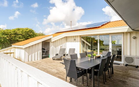 Sulevi - 200M to the Fjord: Chalet, Domicile, Maison, Toit, Porche, Biens, Siding, Batiments Jardin, Ferme, Cour