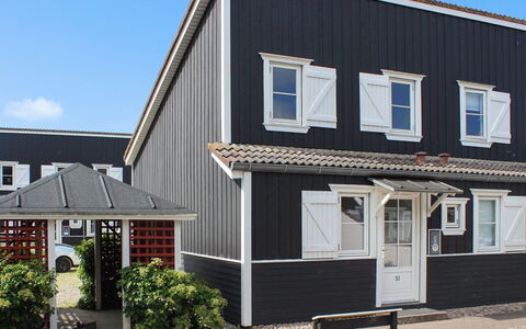 Eleen - 100M to the Fjord: Toit, Maison, Lot Terre, Domicile, Chalet, Biens, Batiments Jardin, Ombre, Cabane En Rondins, Aménagement Paysager