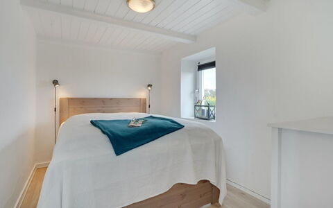 Ailke - 2Km to the Fjord: Lit, Chambre, Design Intérieur, Sol, Sol, Mur, Bois, Drap De Lit, Plafond, Literie