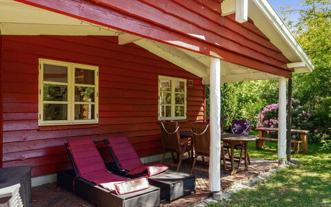 Flugha - 500M to the Fjord: Bois, Chalet, Toit, Domicile, Porte, Ombre, Porche, Siding, Arrière-Cour, Batiments Jardin