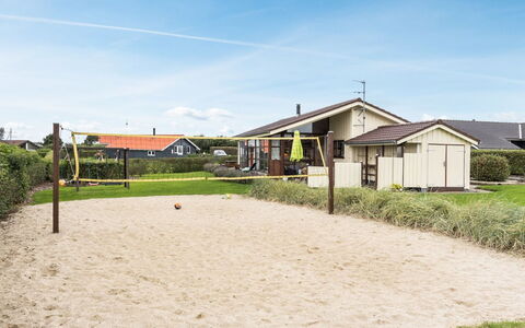 Mervi - 300M to the Fjord: Herbe, Maison, Toit, Domicile, Chalet, Arbuste, Lot Terre, Zone Rurale, Ferme, Couverture De Sol