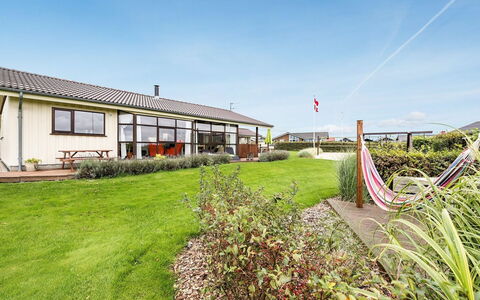 Mervi - 300M to the Fjord: Herbe, Maison, Toit, Domicile, Chalet, Arbuste, Lot Terre, Zone Rurale, Ferme, Couverture De Sol