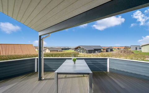 Loviisa - 300M to the Fjord: Toit, Composite, Plate-Forme, Ombre, Siding, Planche, Porche, Daylighting, Dur, Structure En Plein Air