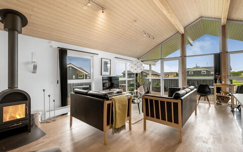 Samuil - 300M to the Fjord: Bois, Plafond, Design Intérieur, Sol, Salon, Sol, Canapé, Domicile, Parquet