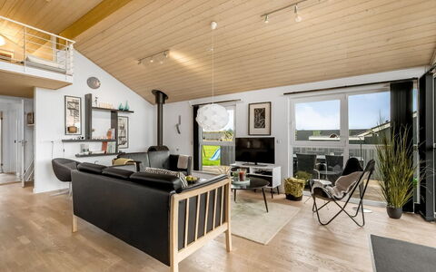 Samuil - 300M to the Fjord: Design Intérieur, Bois, Plafond, Sol, Meubles, Canapé, Salon, Sol, Éclairage, Parquet