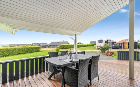 Lucio - 350M to the Fjord: Maison, Toit, Domicile, Chalet, Cabanon, Batiments Jardin, Siding, Cour, Cabane En Rondins, Cabane