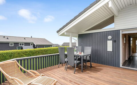 Lucio - 350M to the Fjord: Maison, Toit, Domicile, Chalet, Cabanon, Batiments Jardin, Siding, Cour, Cabane En Rondins, Cabane