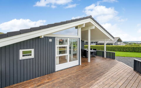 Lucio - 350M to the Fjord: Maison, Toit, Domicile, Chalet, Cabanon, Batiments Jardin, Siding, Cour, Cabane En Rondins, Cabane
