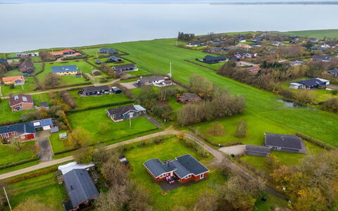 Scarlet - 400M to the Fjord: Herbe, Prairie, Paysage, Écorégion, Plaine, Communauté Des Plantes, Lot Terre, Mobilier De Jardin, Prairie, Formations Arbustives