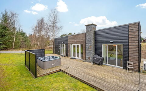 Tenna - 250M to the Fjord: Bleu, Arbuste, Chalet, Couverture De Sol, Jardin, Biens, Ombre, Aménagement Paysager, Ferme, Eco Hôtel