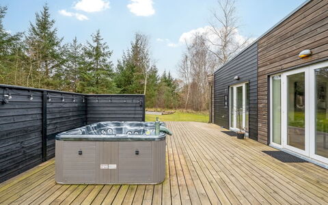 Tenna - 250M to the Fjord: Bleu, Arbuste, Chalet, Couverture De Sol, Jardin, Biens, Ombre, Aménagement Paysager, Ferme, Eco Hôtel