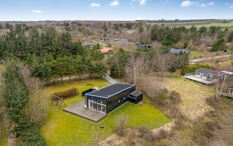 Tenna - 250M to the Fjord: Bleu, Arbuste, Chalet, Couverture De Sol, Jardin, Biens, Ombre, Aménagement Paysager, Ferme, Eco Hôtel