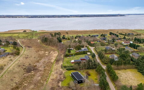 Tenna - 250M to the Fjord: Bleu, Arbuste, Chalet, Couverture De Sol, Jardin, Biens, Ombre, Aménagement Paysager, Ferme, Eco Hôtel