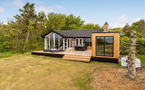 Bendet - 50M to the Fjord: Domicile, Toit, Chalet, Lot Terre, Porche, Ferme, Biens, Batiments Jardin, Siding, Cour