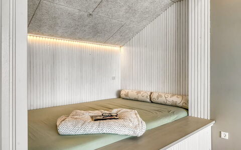 Bendet - 50M to the Fjord: Mur, Design Intérieur, Bois, Sol, Plafond, Sol, Chambre, Meubles, Éclairage, Lit