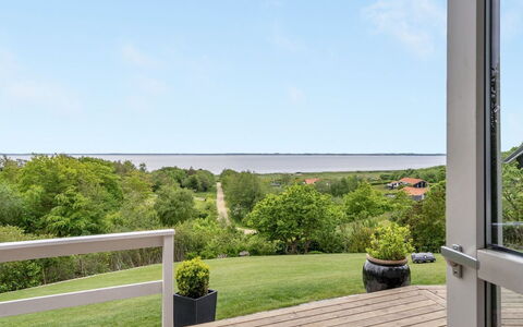 Regnwald - 400M to the Fjord: Maison, Toit, Domicile, Chalet, Cabanon, Batiments Jardin, Siding, Cour, Cabane En Rondins, Cabane