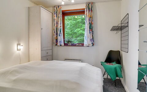 Ephra - 250M to the Fjord: Design Intérieur, Mur, Meubles, Lit, Chambre, Sol, Sol, Bois, Plafond, Drap De Lit