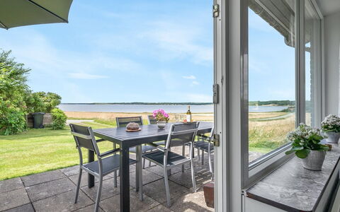 Ephra - 250M to the Fjord: Mer, Chaise, Océan, Côte, Table Cuisine Et Salle A Manger, Mobilier De Jardin, Ombre, Dur, Tableau De Plein Air, Balcon