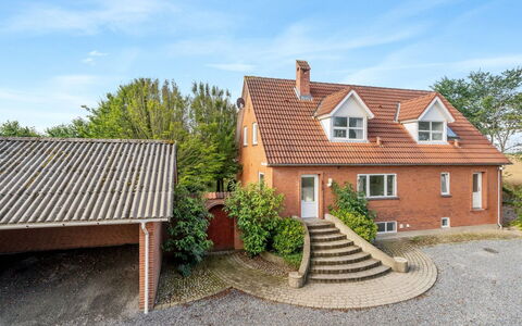 Auguste - 1.5Km to the Fjord: Toit, Maison, Lot Terre, Domicile, Chalet, Biens, Batiments Jardin, Ombre, Cabane En Rondins, Aménagement Paysager