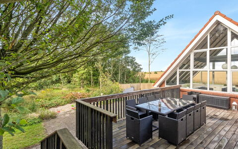 Auguste - 1.5Km to the Fjord: Toit, Maison, Lot Terre, Domicile, Chalet, Biens, Batiments Jardin, Ombre, Cabane En Rondins, Aménagement Paysager