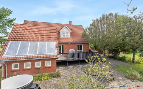 Auguste - 1.5Km to the Fjord: Toit, Maison, Lot Terre, Domicile, Chalet, Biens, Batiments Jardin, Ombre, Cabane En Rondins, Aménagement Paysager
