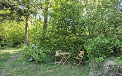 Aswarth - 50M to the Fjord: Bleu, Arbuste, Chalet, Couverture De Sol, Jardin, Biens, Ombre, Aménagement Paysager, Ferme, Eco Hôtel