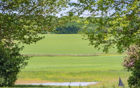 Malinda - 500M from the Sea: 